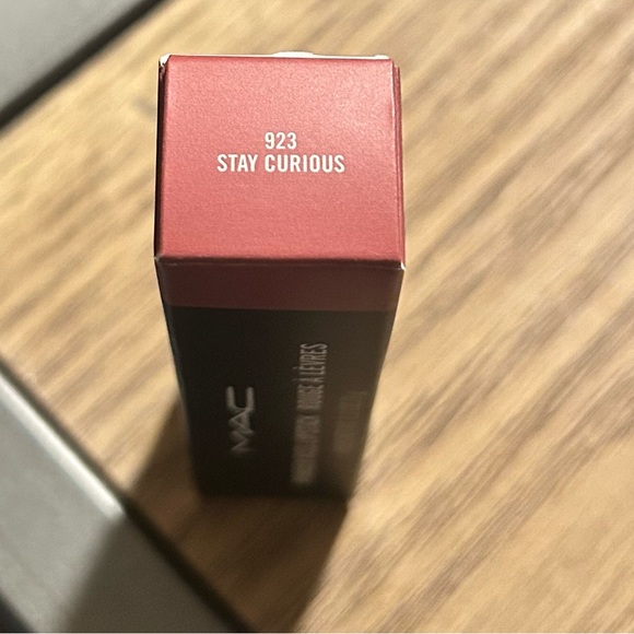 NWB 💄MAC Powder Kiss Lipstick Color: Stay Curious - Picture 10 of 10